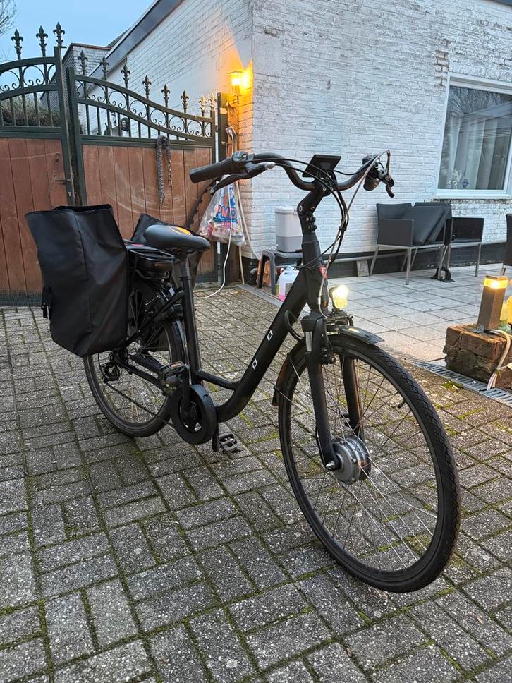 Jonge fiets - slechts 1 jaar oud!, Fietsen en Brommers, Elektrische fietsen, Zo goed als nieuw, Overige merken, 51 tot 55 cm, 50 km per accu of meer