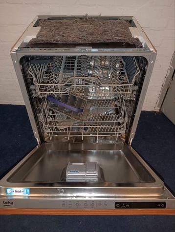 Mooie Beko inbouw vaatwasmachine 3 jaar VASTE PRIJS 70 EURO  beschikbaar voor biedingen