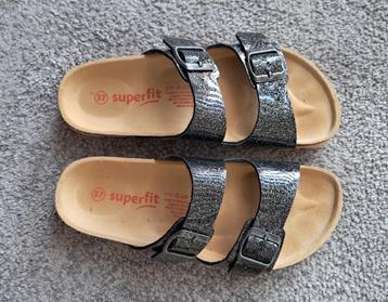 Mooie slippers/ sandalen van Superfit, mt 37 ZGAN  beschikbaar voor biedingen