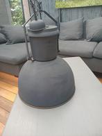 Te koop mooie grijze Landelijke hanglamp., Huis en Inrichting, Lampen | Hanglampen, Ophalen, 50 tot 75 cm, Metaal, Landelijk