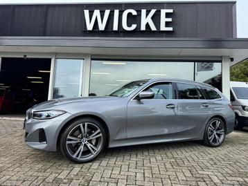BMW 3-serie Touring 330i xDrive Panorama Camera Facelift Led beschikbaar voor biedingen