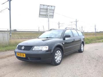 Volkswagen Passat 1.8 Variant 20V 92KW 1998 Zwart NIEUWE APK beschikbaar voor biedingen