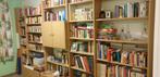 Wandrek vol met boeken, Huis en Inrichting, Met deur(en), 25 tot 50 cm, 200 cm of meer, Grenenhout