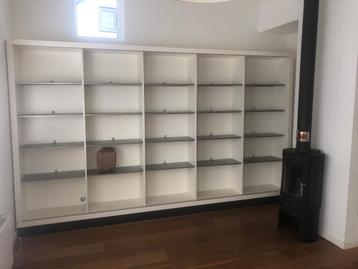 Kast woonkamer zeer breed beschikbaar voor biedingen