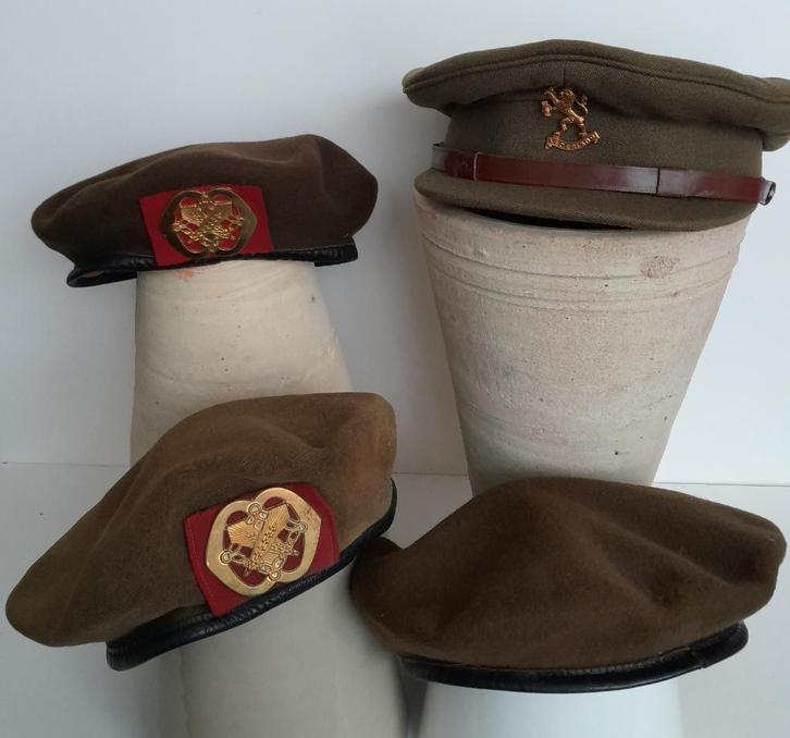 KL Pet en baretten Nederlands leger, Verzamelen, Militaria | Algemeen, Landmacht, Helm of Baret, Nederland, Ophalen of Verzenden