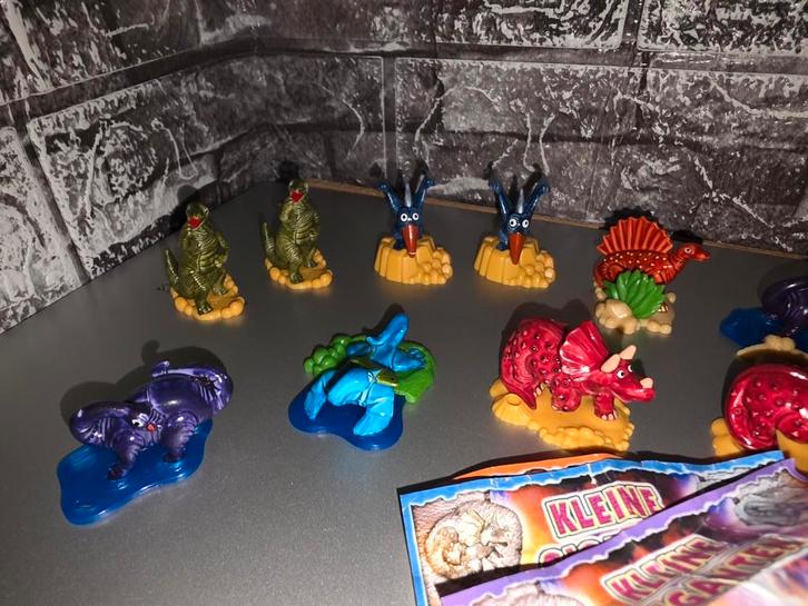 Ferrero Kinder Surprise Kleine Giganten - 10 Figuren, Verzamelen, Verrassingseieren, Zo goed als nieuw, Hardplasticfiguren, Ophalen of Verzenden