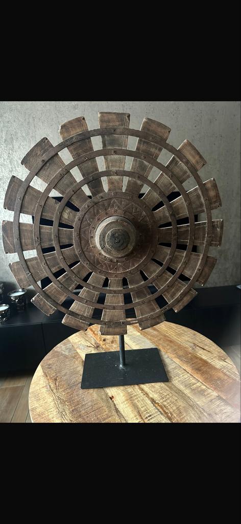 Antiek houten wiel op standaard, Huis en Inrichting, Woonaccessoires | Overige, Ophalen, Gebruikt