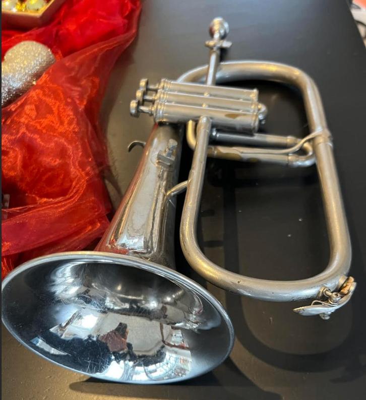 Bugel van W. van Wijk uit Vlijmen, Muziek en Instrumenten, Blaasinstrumenten | Overige, Gebruikt, Koperblazer, Ophalen of Verzenden