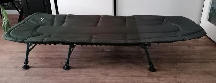 Mooi legergroene luxe logeerbed/kampeerbed,visbed,stretcher!, Caravans en Kamperen, Luchtbedden, Zo goed als nieuw, Ophalen