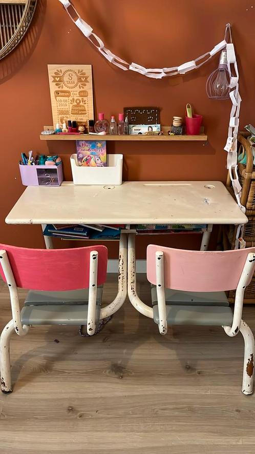 Oud schoolbureau voor kinderen, Huis en Inrichting, Bureaus, Gebruikt, Ophalen