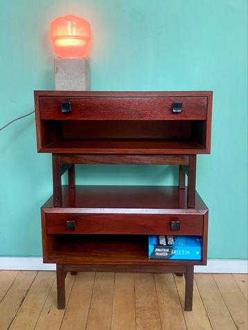 Midcentury Modern Nachtkastjes / Vintage Houten Pastoe beschikbaar voor biedingen