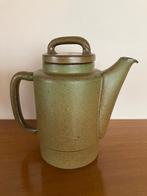 Keramische koffie/theekan van Lucie Q Bakker. Mosgroen., Ophalen of Verzenden