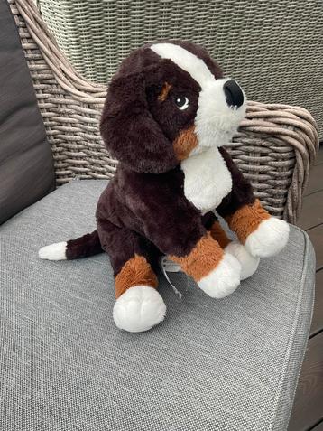 Hoppig IKEA knuffelhond beschikbaar voor biedingen