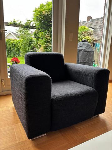 Mooie moderne fauteuil beschikbaar voor biedingen