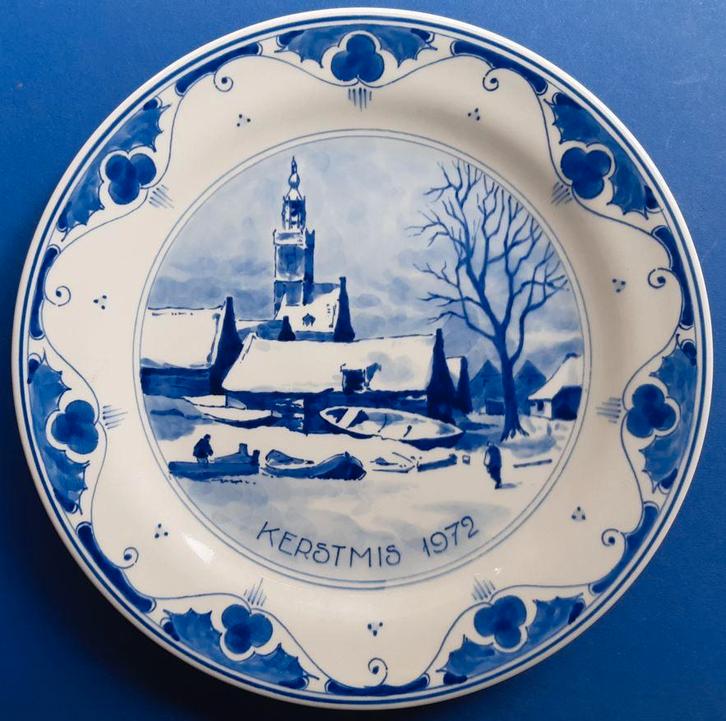 Kerstmis 1972 Porceleyne Fles 25cm Grote Kerk Edam (3), Antiek en Kunst, Antiek | Wandborden en Tegels, Ophalen of Verzenden