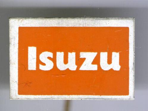 ISUZU oranje op blik auto speldje ( B_174a ), Verzamelen, Speldjes, Pins en Buttons, Zo goed als nieuw, Speldje of Pin, Transport