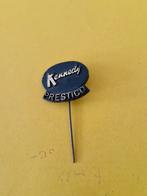 Sp 1986 Vintage Kennedy's Prestico Speldje, Ophalen of Verzenden, Gebruikt, Merk, Speldje of Pin