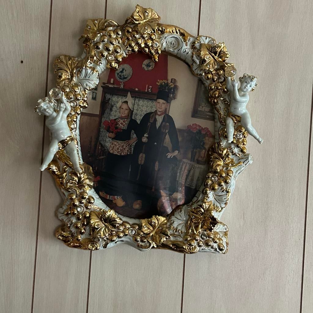 Witte fotolijst met gouden details van porselein, Ophalen, Zo goed als nieuw, Minder dan 50 cm