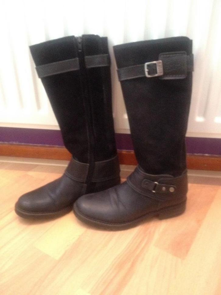 Zwarte kinderlaarzen met gesp bovenaan maat 36 Giga girls, Kinderen en Baby's, Kinderkleding | Schoenen en Sokken, Zo goed als nieuw