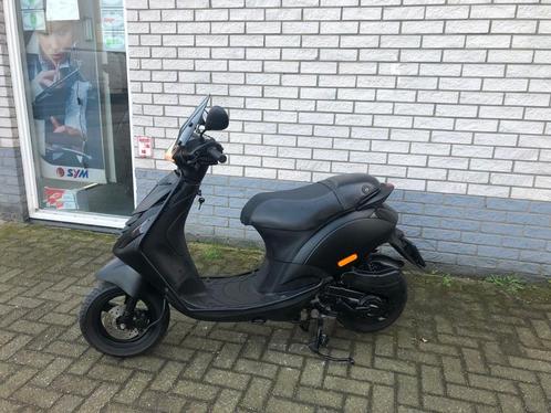 GAVE PIAGGIO ZIP SP 45 4-T MAT ZWART BROM  BJ2013 14.000KM, Fietsen en Brommers, Scooters | Piaggio