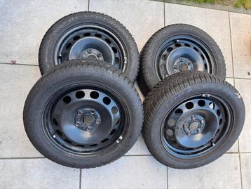 Set 4x Dunlop SP Winter Sport 4D 205/55 R16 + zwarte velgen beschikbaar voor biedingen