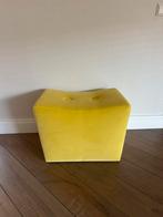 Gele rechthoekige velvet poef, Ophalen, Zo goed als nieuw, Rond, Minder dan 50 cm