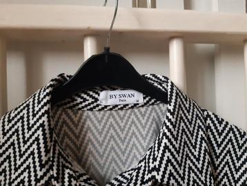 Heerlijke By Swan stretch blouse, zwart/wit, maat M beschikbaar voor biedingen