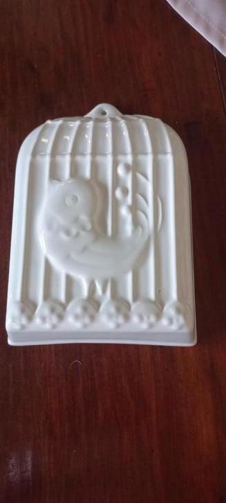 Puddingvorm Vogel in Kooi beschikbaar voor biedingen