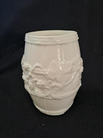 Antique Beer mug - Shaped like a wooden coopered barrel 15 beschikbaar voor biedingen