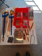 Dopsleutelset, 2 zagen, tangen, slotbout, rolband, waterpas, Doe-het-zelf en Verbouw, Gereedschap | Handgereedschap, Ophalen of Verzenden