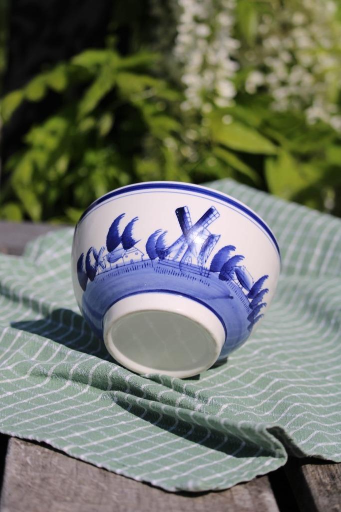 Blauw-witte kom met landschap, Huis en Inrichting, Keuken | Servies, Zo goed als nieuw, Schaal of Schalen, Overige stijlen, Aardewerk