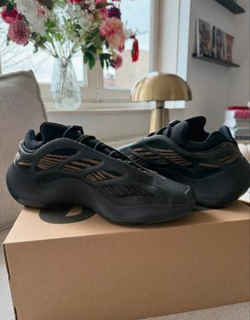 Adidas Yeezy 700 beschikbaar voor biedingen