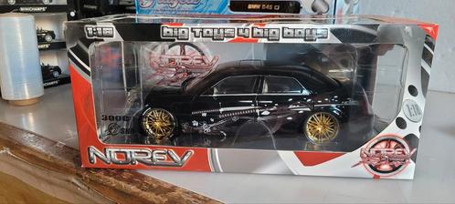 Norev Chrysler 300C Parotech Katana, Hobby en Vrije tijd, Modelauto's | 1:18, Zo goed als nieuw, Auto, Norev, Ophalen of Verzenden