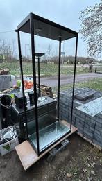 glazen vitrine kast, Ophalen, Gebruikt, Glas en metaal, 50 tot 100 cm