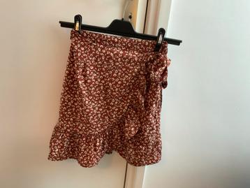 Pakket spijkerbroeken en andere kleding maat S en 27/30 beschikbaar voor biedingen