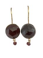 Gouden oorhangers met granaat aan vaste open haak, en pampel, Hangers, Verzenden, Zo goed als nieuw, Met edelsteen