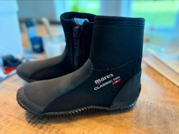 Mares Classis NG 5 duikbooties maat 7, Watersport en Boten, Watersportkleding, Zo goed als nieuw, Zeil- of Surfschoenen, Dame of Heer