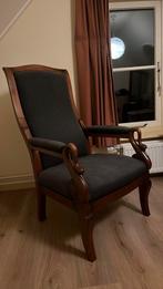 Antieke fauteuil, Ophalen