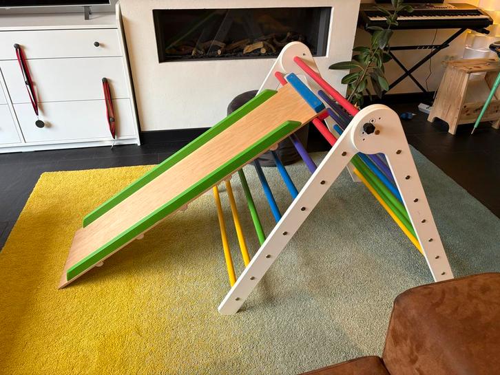 Juliard Club Klimdriehoek met glijbaan, Kinderen en Baby's, Speelgoed | Houten speelgoed, Zo goed als nieuw, Ophalen