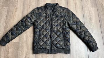In nette staat groen/zwarte army kleur jas Coolcat mt146-152 beschikbaar voor biedingen