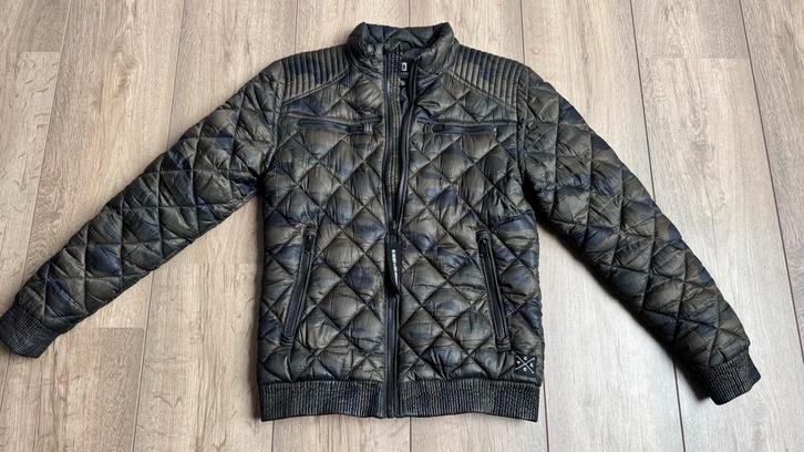 In nette staat groen/zwarte army kleur jas Coolcat mt146-152, Kinderen en Baby's, Kinderkleding | Maat 152, Gebruikt, Jongen, Jas
