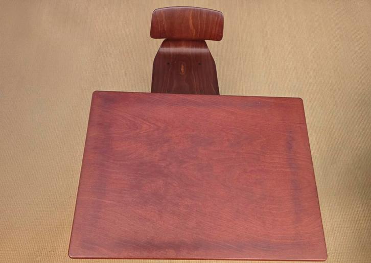 Leuke vintage schooltafel met stoel 2 stuks, ong 40 jaar oud, Antiek en Kunst, Antiek | Meubels | Stoelen en Banken, Ophalen