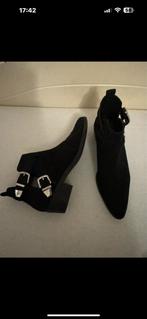 Zwarte enkellaarsjes met gespen in maat 39, Zwart, Lage of Enkellaarzen, Gedragen, Bershka