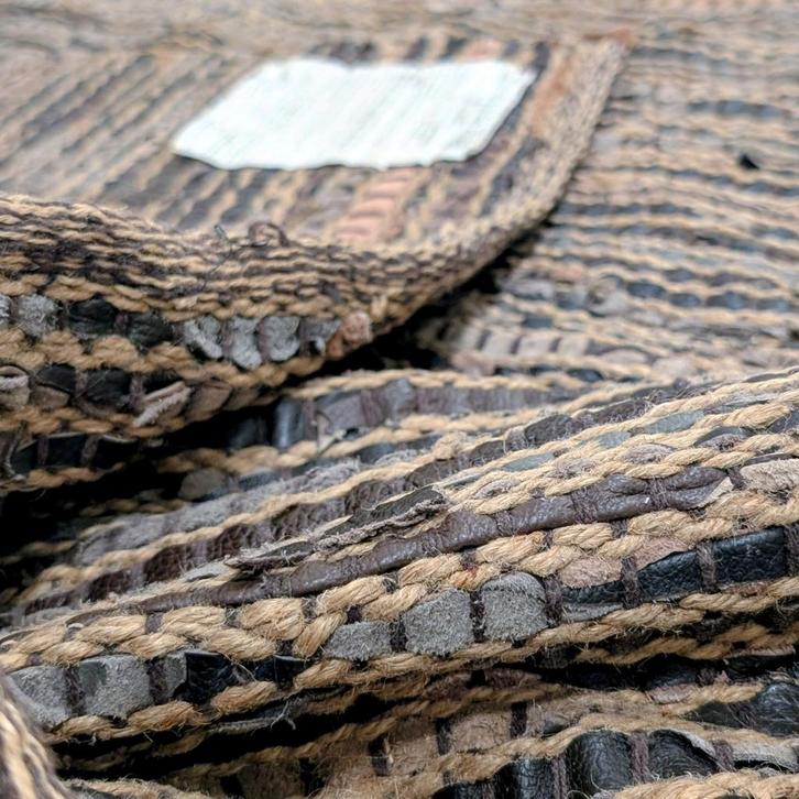 Handgemaakt Hennep & Leer Vloerkleed 160x230cm grijs/bruin, Huis en Inrichting, Stoffering | Tapijten en Kleden, Zo goed als nieuw