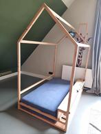 Kinderbed huisbed in goede staat. Met ingebouwde verlichting, Ophalen, Hoogslaper, Eenpersoons, 190 cm of minder