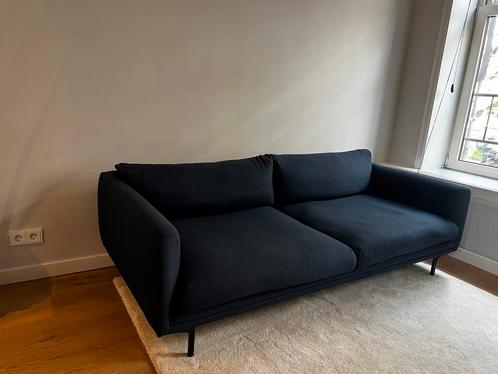 Bolia Bank model Lomi - Donkerblauw, Huis en Inrichting, Banken | Bankstellen, Zo goed als nieuw, Rechte bank, Tweepersoons, 200 tot 250 cm