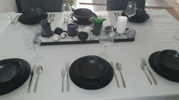 6-delig servies mat zwart, Huis en Inrichting, Keuken | Servies, Zo goed als nieuw, Bord(en), Overige stijlen, Porselein, Ophalen of Verzenden