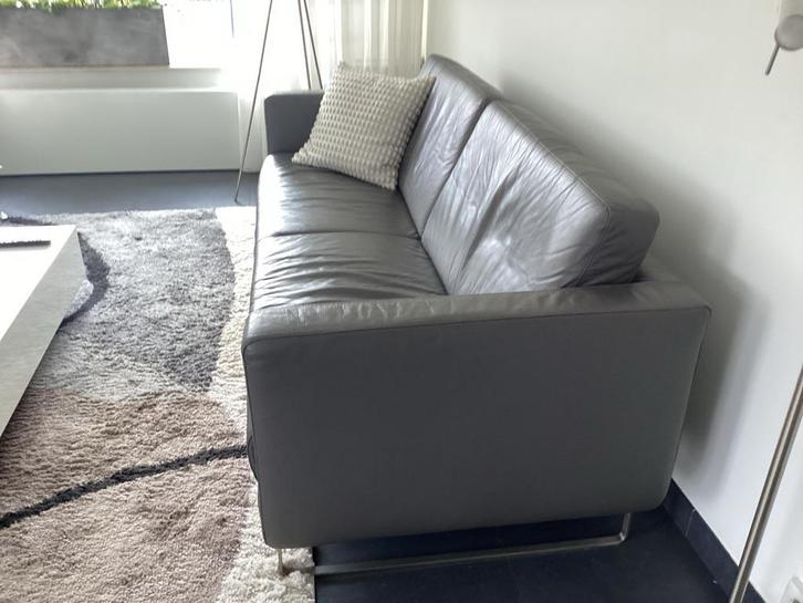 Montel leren bank - Taupe - Chromen onderstel, Huis en Inrichting, Banken | Bankstellen, Gebruikt, Rechte bank, Driepersoons, 200 tot 250 cm