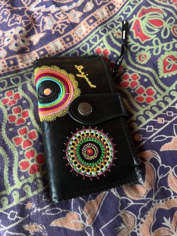 Leuke portemonnee van Desigual nu 14,99€ beschikbaar voor biedingen