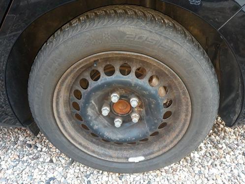 Set winterbanden op stalen velg, 205/55 R16 voor oa Mercedes, Auto-onderdelen, Banden en Velgen, Banden en Velgen, Winterbanden